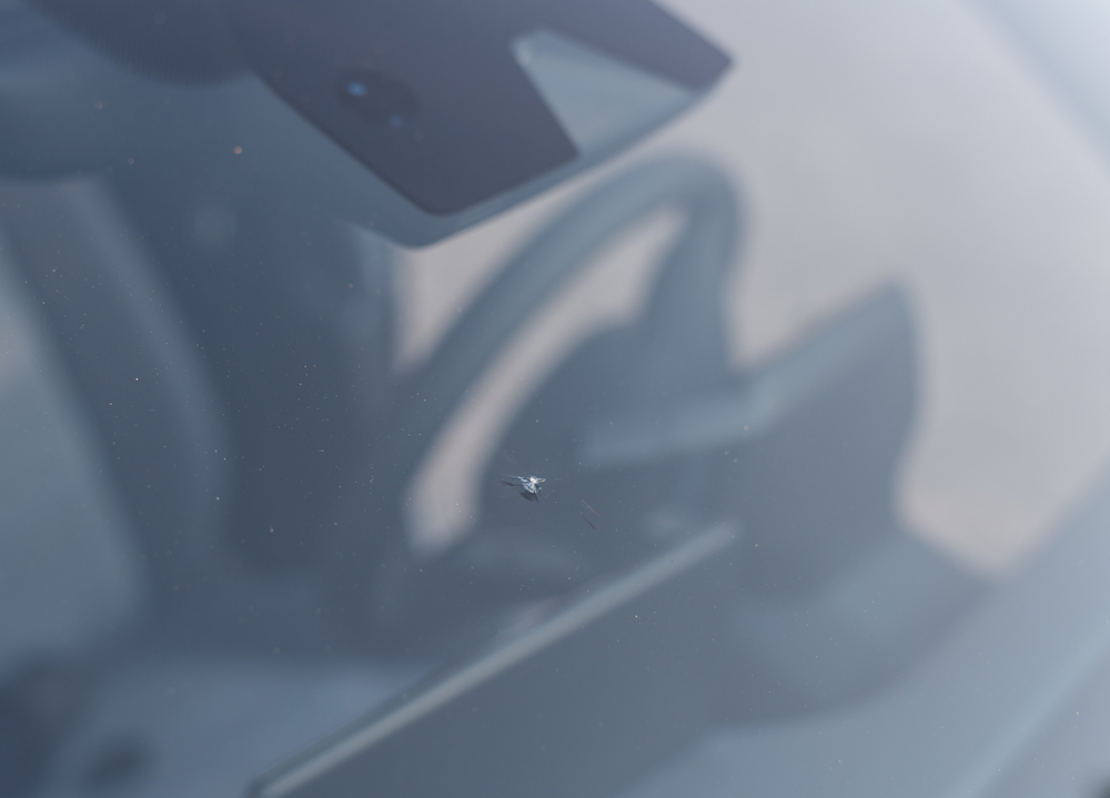 rock chip to crack causes